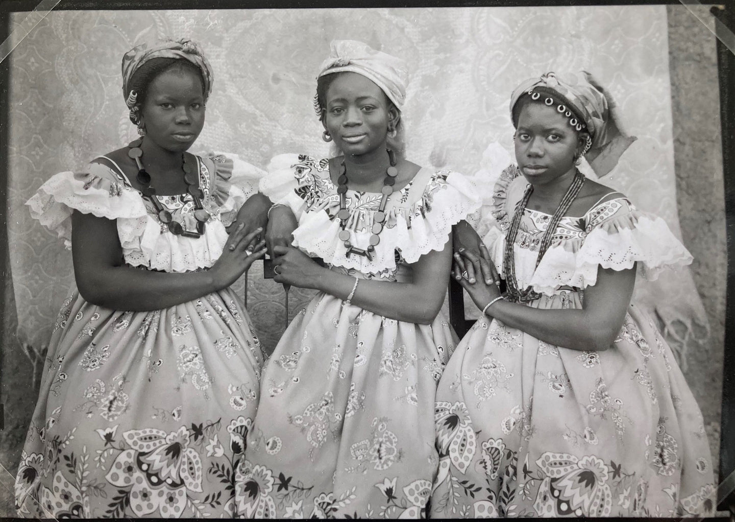 Seydou Keita - Three young women in camisoles, white dresses with flowers